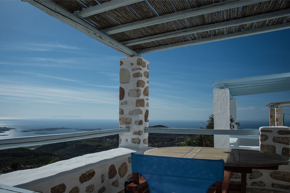 Villa Kleos - Stunning Hilltop Home With Modern Amenities And Panoramic Seaviews - Antiparos