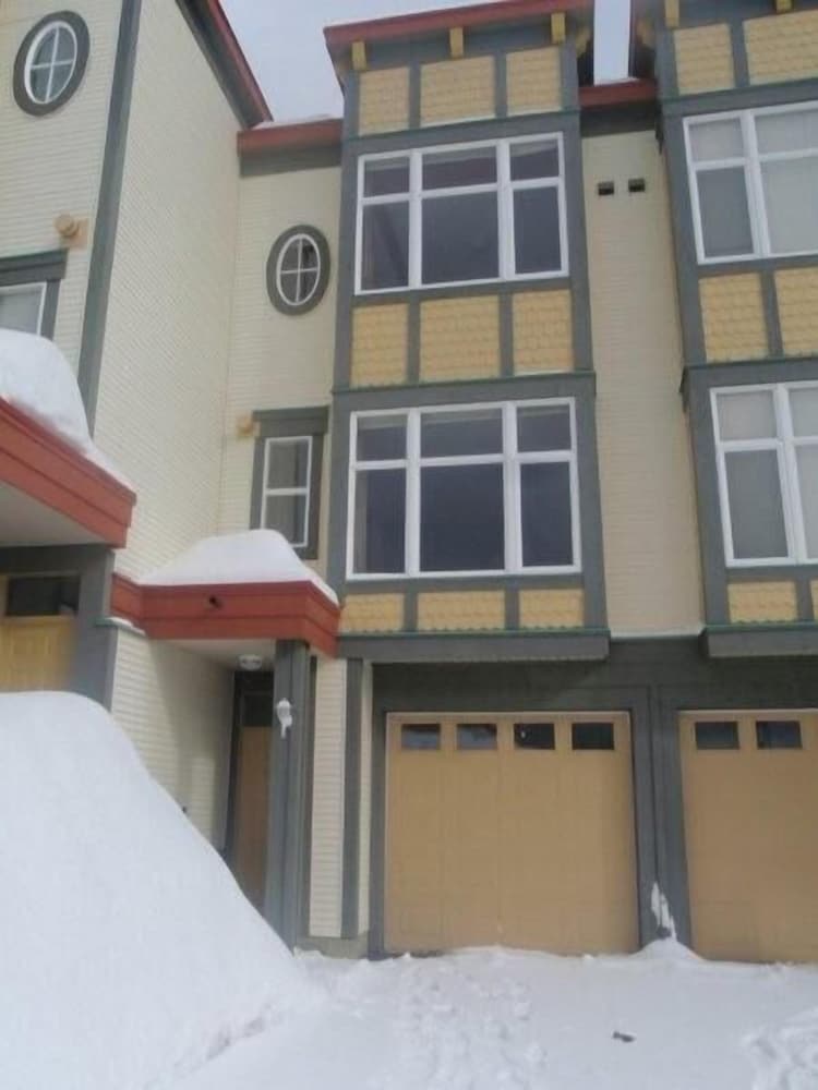 Deluxe 3 Bedroom/3 Bath Ski In/out Townhome In Prime Creekside Location - 암스트롱