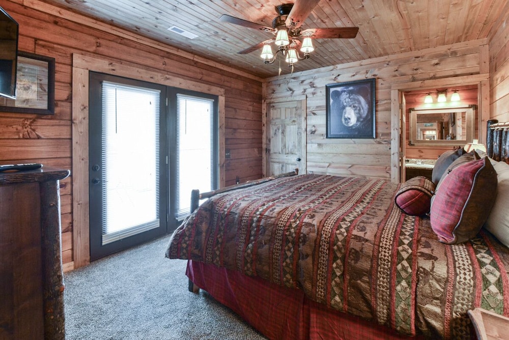 Stay At Uncle Buck`s Lodge - Ridgedale, MO