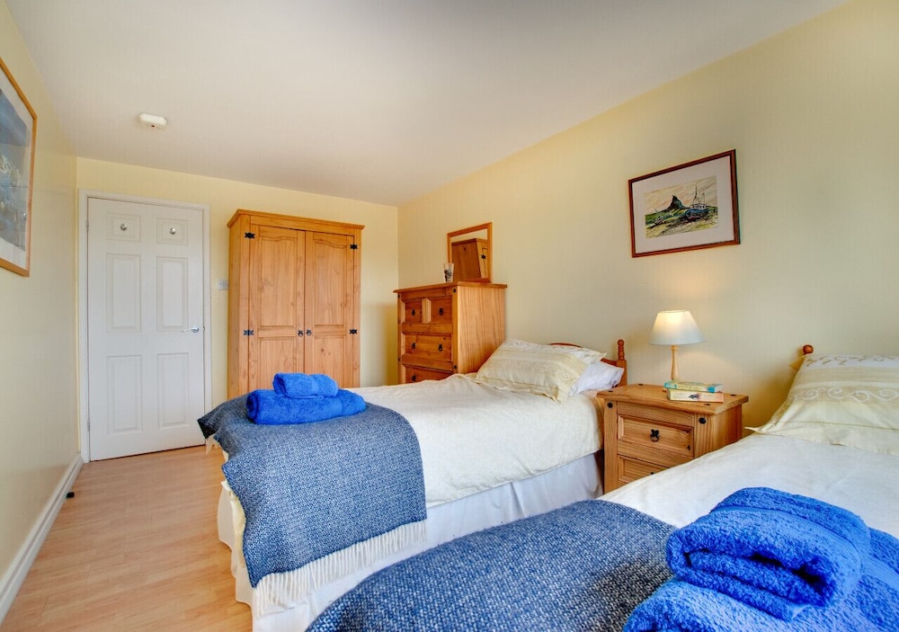 Blacketts Apartment - Two Bedroom Apartment, Sleeps 4 - Lindisfarne Castle