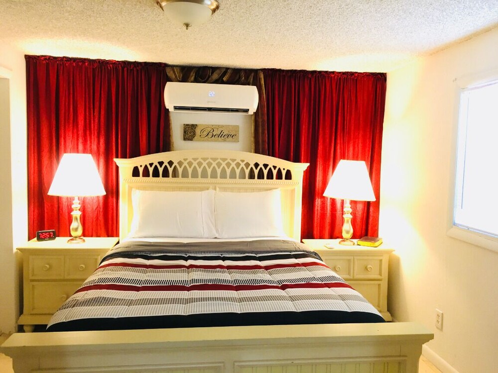 Escape By Andy Resort  Is Very Good For Couples, Business Travelers, Tourist, - Homestead, FL