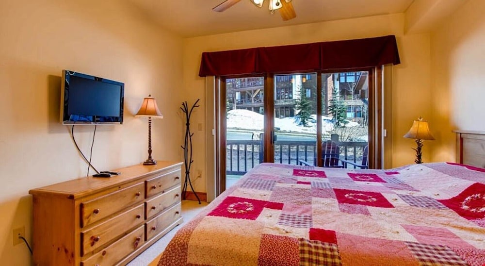 Deluxe, Classic Mountain Condo | Near Chairlifts - Crested Butte, CO