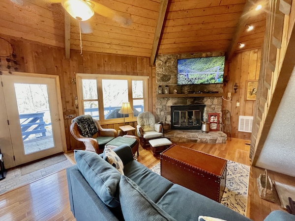 Unique Round House On Beech Mtn -Ski, Hike, Golf, Fish-near Wineries & Parkway - Beech Mountain, NC