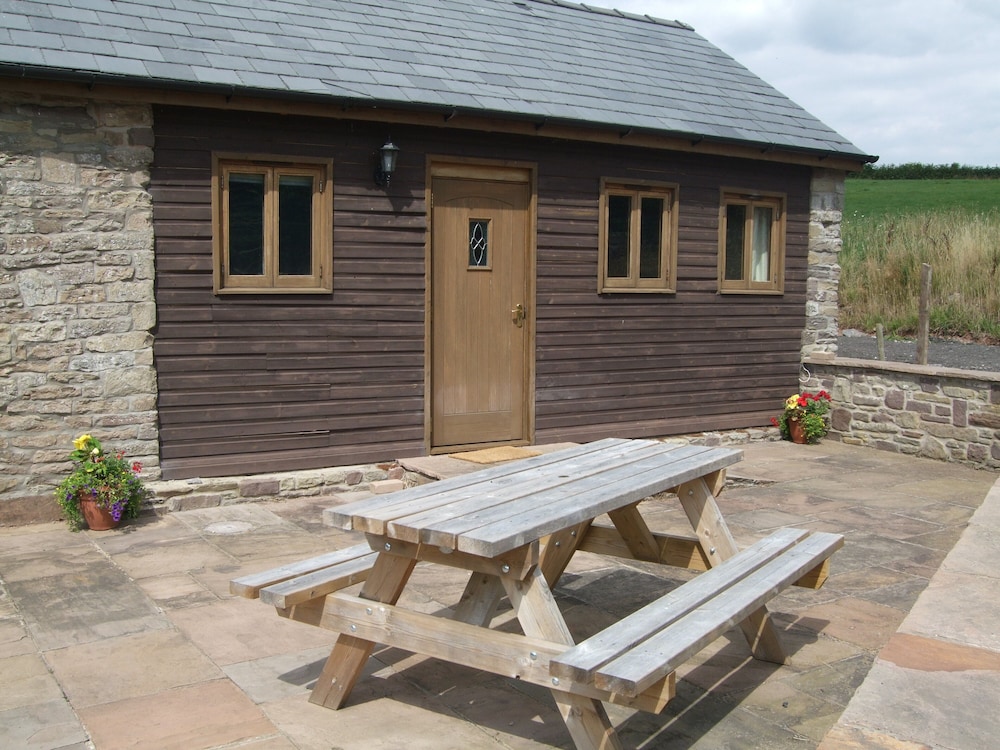 Barn Conversion In Beautiful Countryside, Sleeps 4 - Herefordshire