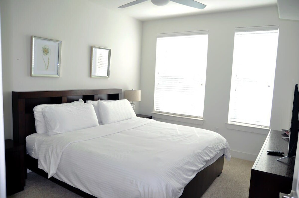 Legacy West|corporate|1 Bedroom|balcony - Plano, TX