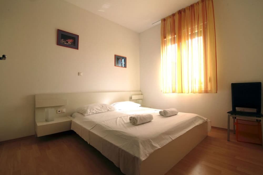 Apartment Eddie - Great Location & Comfor:  A3(4)  - Zadar, Zadar Riviera, Croatia - Dugi otok