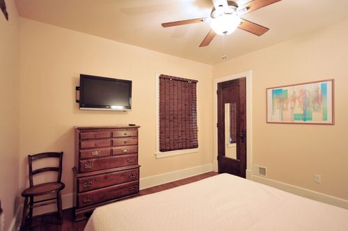 Himalaya, Louisville airbnb, hotels and vacation rentals