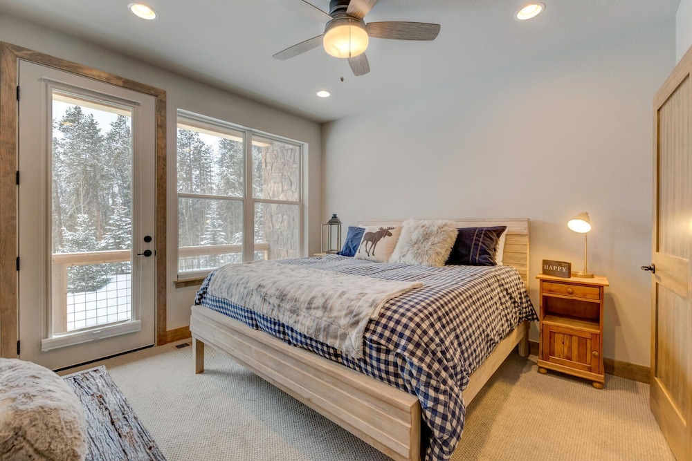 Downtown Luxury Chalet #139 Near Resort With Hot Tub - Free Activities Daily, WiFi & Shuttle - Fraser, CO