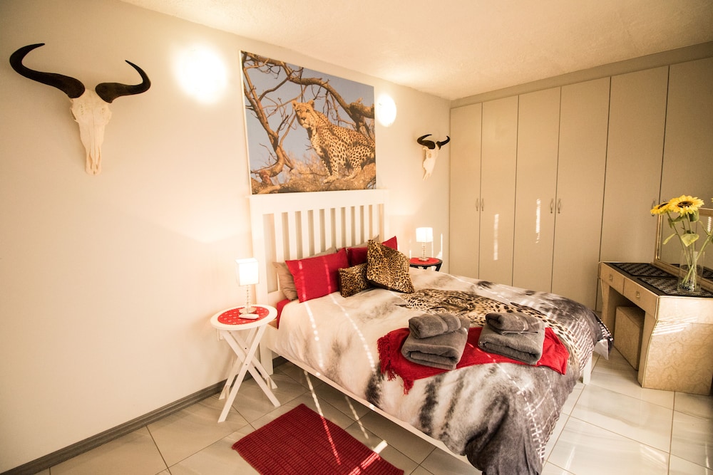 John-lou's Luxury Self-catering Apartment - Windhoek