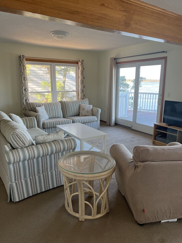 Roomy Bayfront House With Extra Long Dock, 3 Bedroom - Perfect For The Family - Long Beach Island