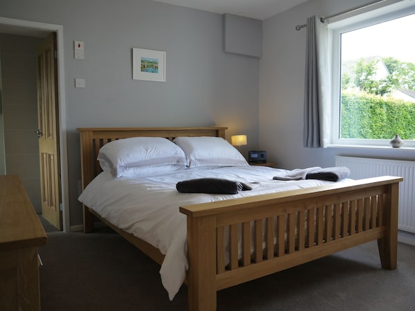 Spacious And Modern Family Holiday Home - Benllech