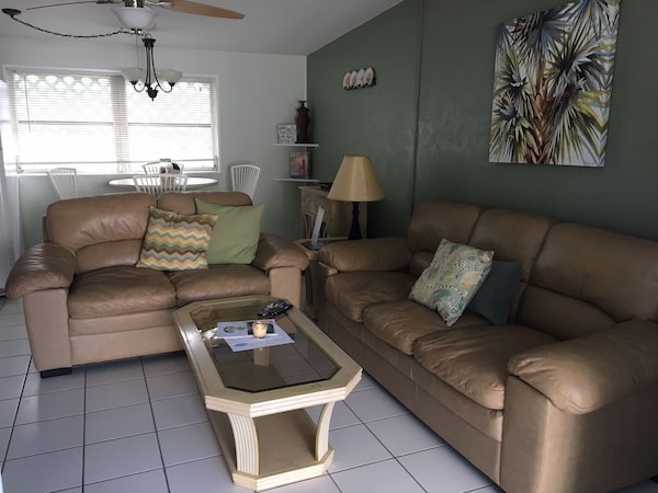 Prem 2bed/2bath Gate House Cottage With Private Beach Access! - Sarasota