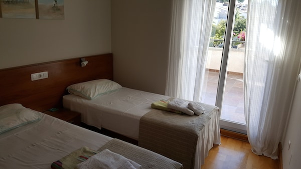 Modern, Family-friendly, 4 Bedroom Villa, Wifi, Uk Tv,  Heating And Air Con. - Moraira