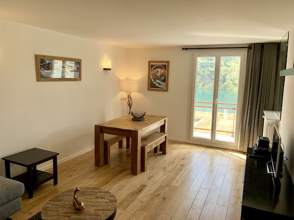 Central 6 Person 47m2 Apartment. Amazing South Facing Balcony. 150m To Ski Lifts - Tignes
