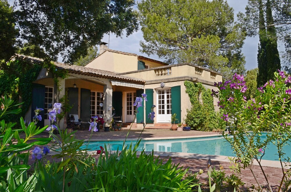 Villa D'architecte Avec Piscine, Calme Et Arborée à Proximité D'avignon - Avignon