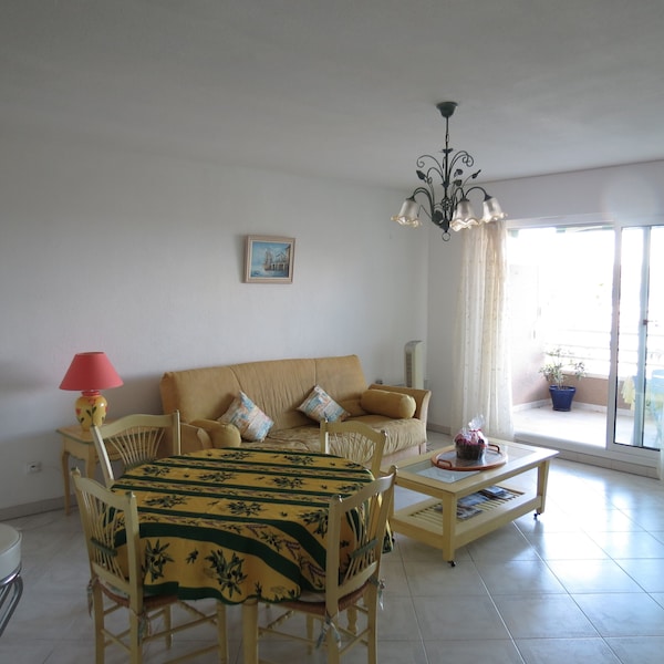 Beautiful Apartment With Sea View Located In The Marina, 2mn From The Beach - Cavalaire-sur-Mer