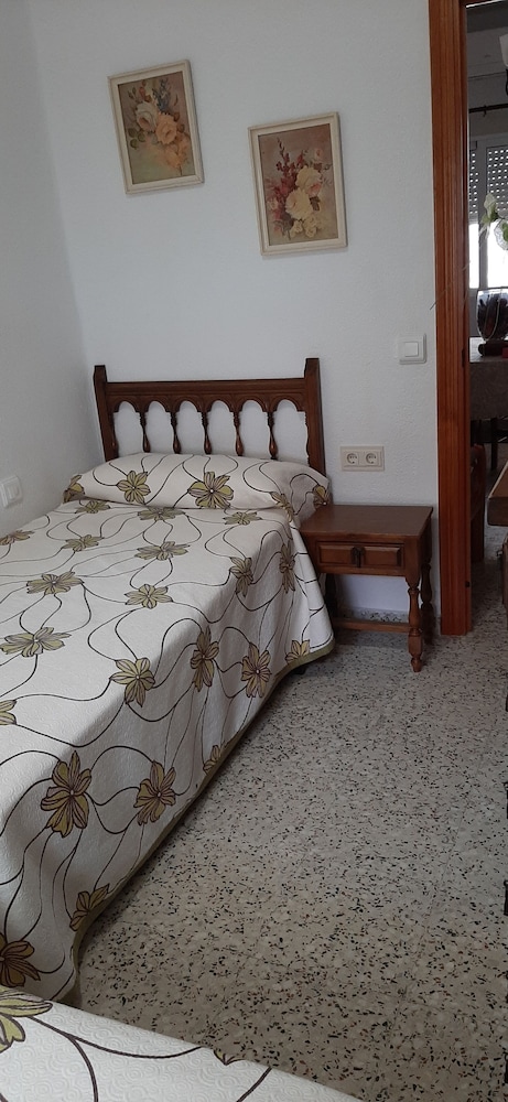Townhouse With Patios, Bbq, Free Wifi And Parking At 5 'On Foot Of The Beach - Nerja