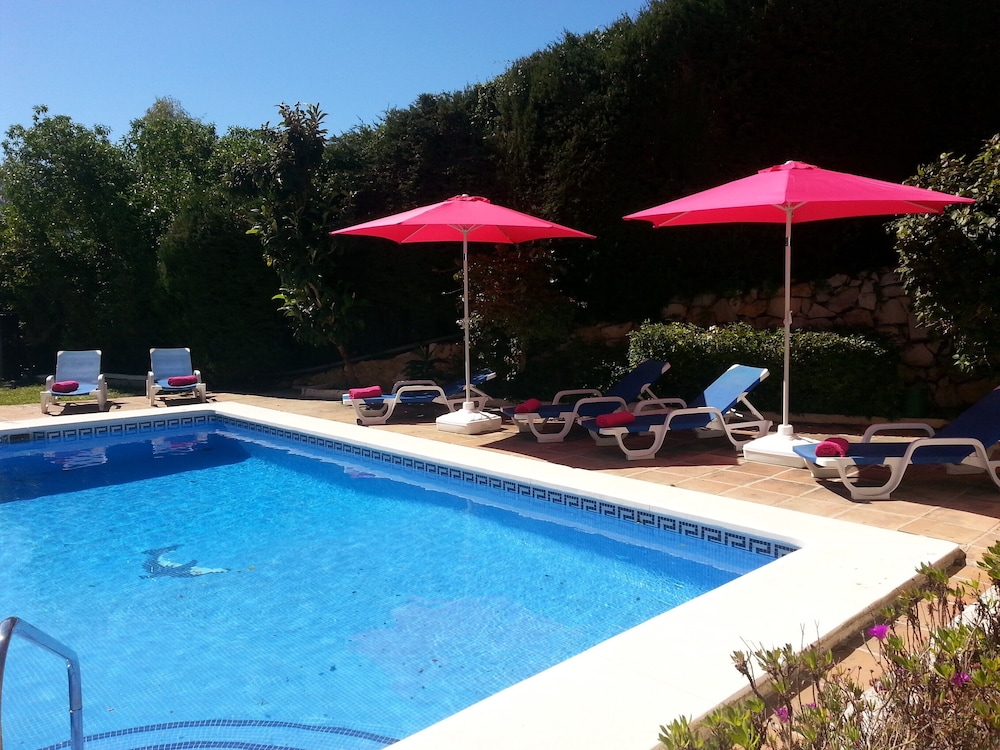 Villa 4 Bed/bath  With Free  Heated Pool ,Wifi And Tv Car Not Essential<br> - Fuengirola