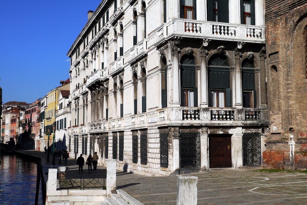 Appartamento In Palazzo Storico A Venezia Centro - Mestre