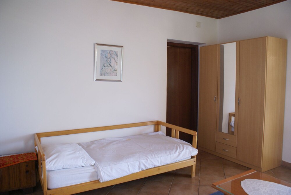 Holiday Apartment In Quiet Sourroundings With Air Conditioning - Krk