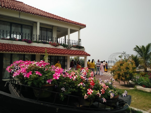 Nongore - Une Villa De Luxe Au Bord Du Gange - Calcutta
