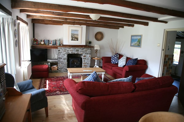 Spacious, Cosy Home On The Pembs Coastal Path, Close To St. Davids And Beaches - Solva