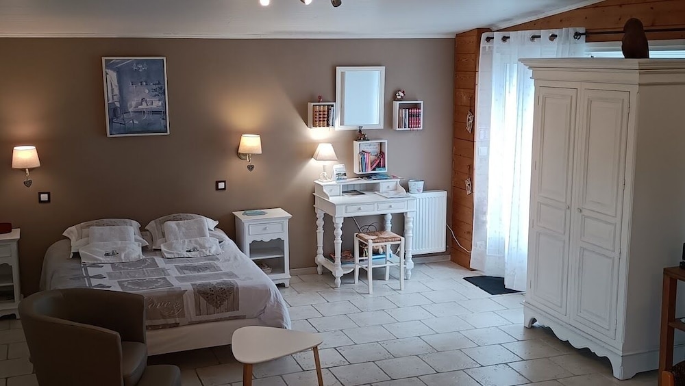 Maison Studio 50m² + Piscine Couverte -Calme & Repos -Marais Poitevin Sud Vendee - Pays de la Loire