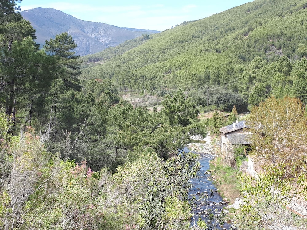 Molino Rehabilitado Con Piscina Natural Y Barbacoa En Entorno Natural - Extremadura