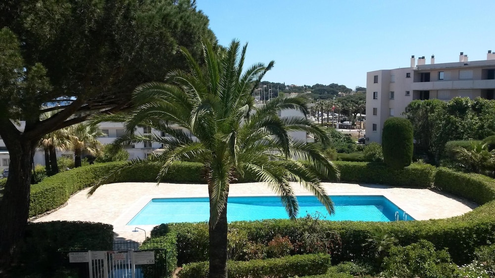 Promo May June 2023: Large Duplex Private Garden Sea Access- Swimming Pool - Cavalaire-sur-Mer