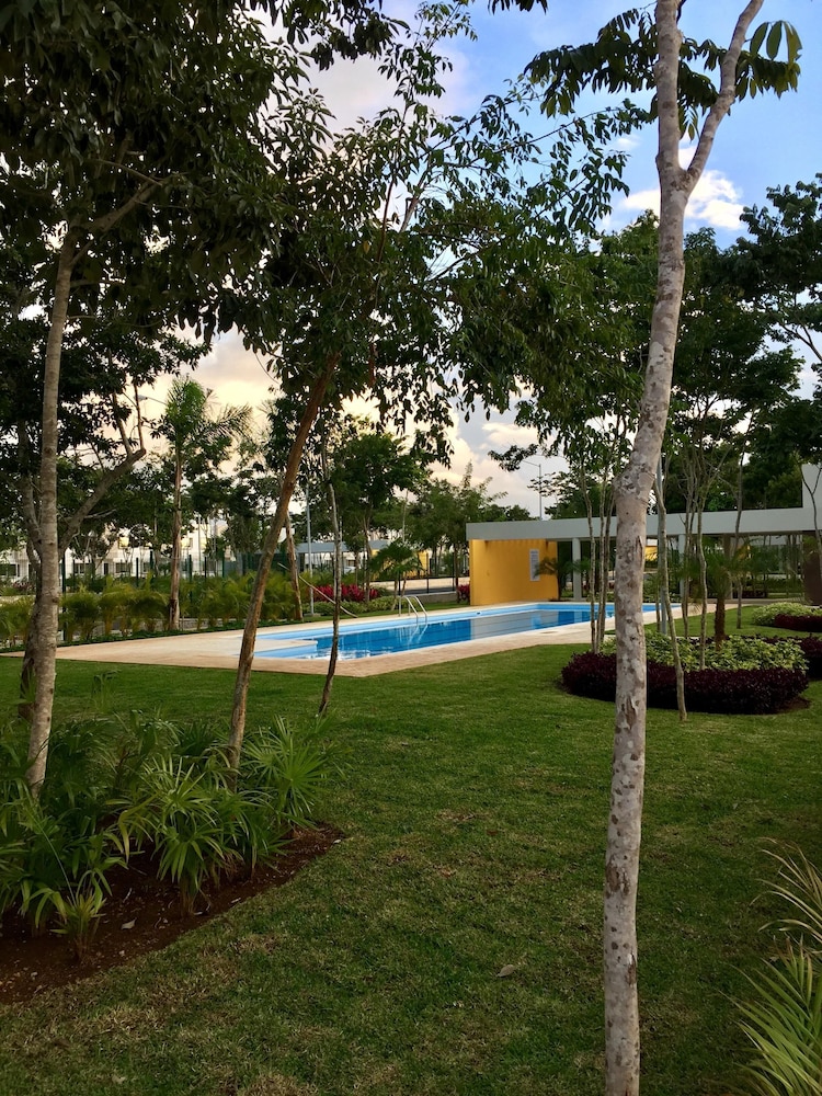 Casa Nueva Con 3 Recamaras Y A Un Lado De Alberca - Cancun Airport (CUN)