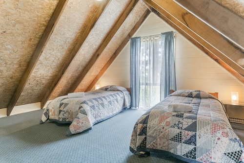 Arcadia Cottage - Five Bedroom Cottage, Sleeps 12 - Blue Mountain, MS