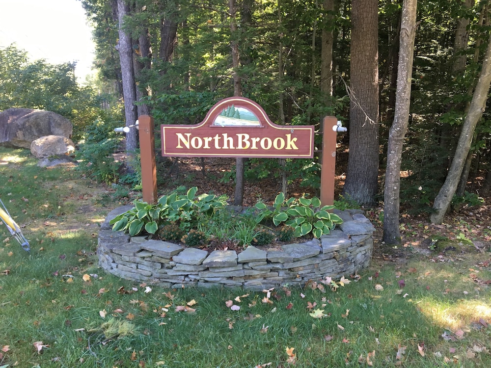 Updated Spacious Condo In The Heart Of North Conway - North Conway, NH