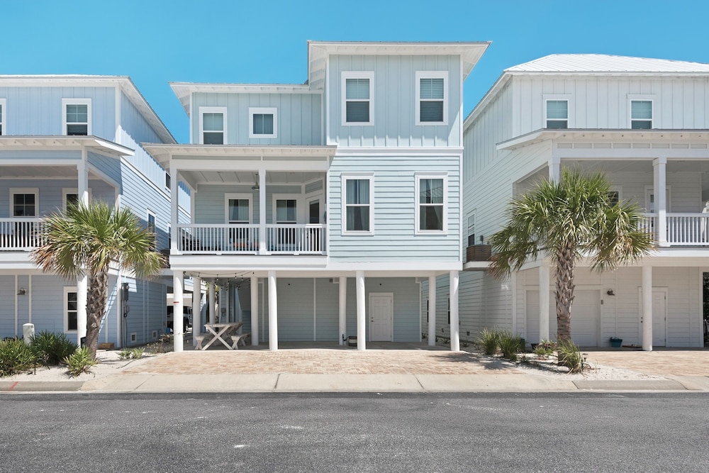 Bay Side 4 Bedroom Home By Redawning - Pensacola Beach, FL