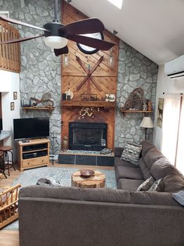 Split Rock Resort, Lake Harmony airbnb, hotels and vacation rentals