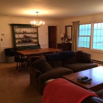 Vacation rentals & Airbnbs in Claytor Lake, VA cozycozy