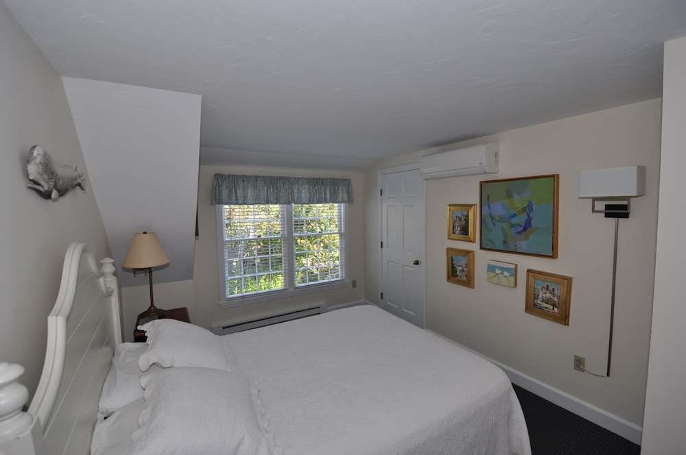 2 Bedrooms Plus Loft - Sleeps 6 In Beds - 5 Blocks To Center Of Town - Nantucket, MA