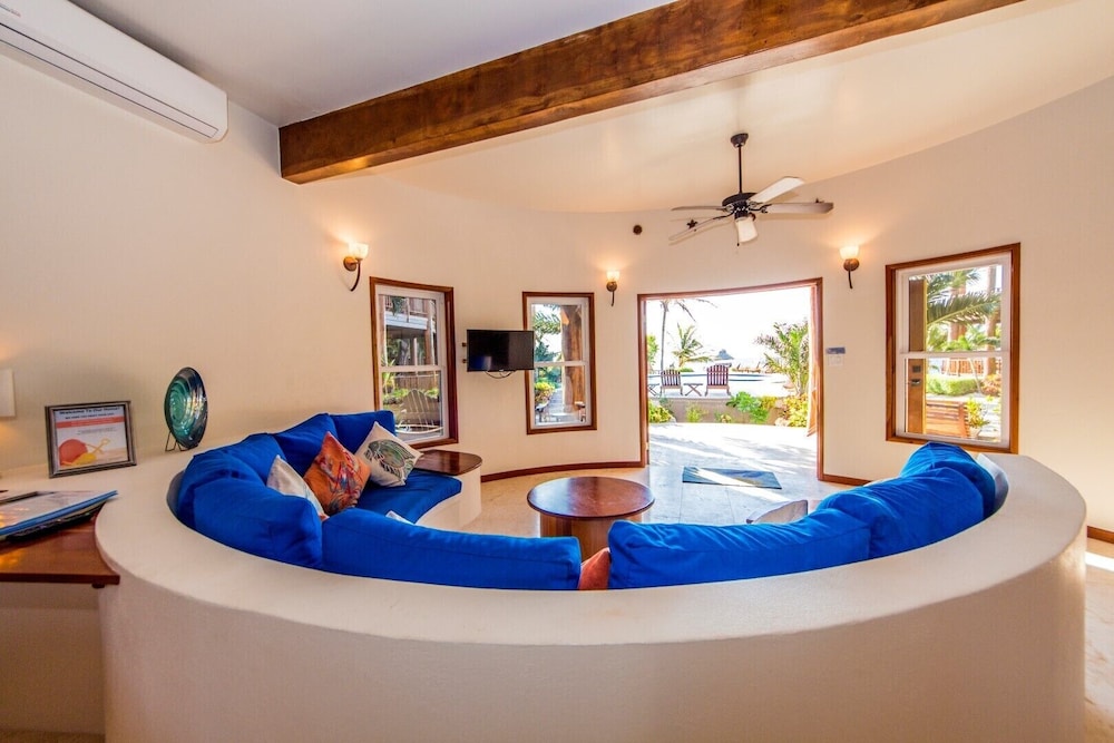 Indigo Belize - Beachfront Luxury Home - 3 Schlafzimmer Im 1. Stock - Belize