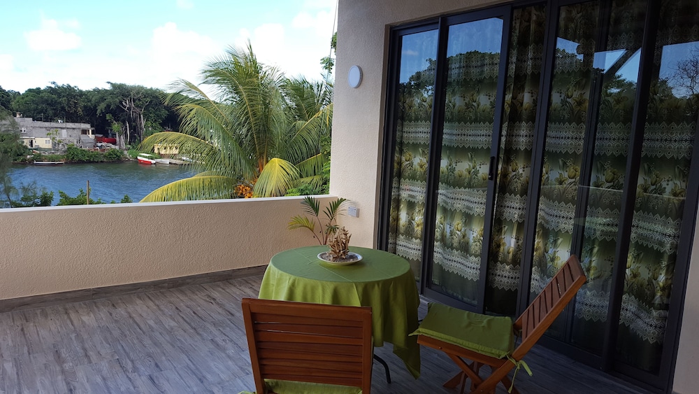 Riverside Holiday Home  - Entire Apartments - Mauritius