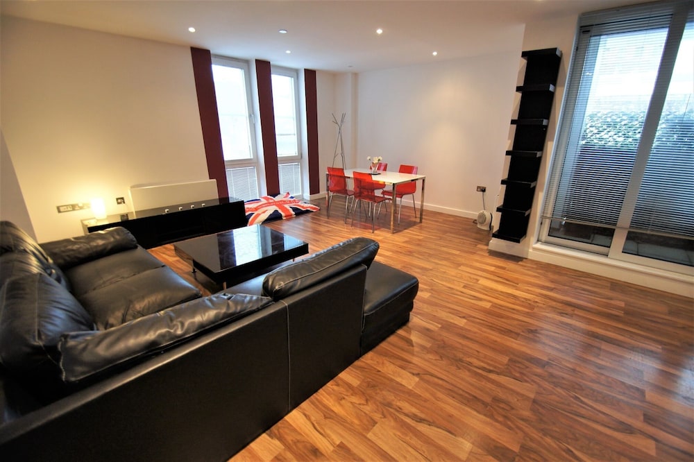 House In Manchester For Your Holiday - Manchester