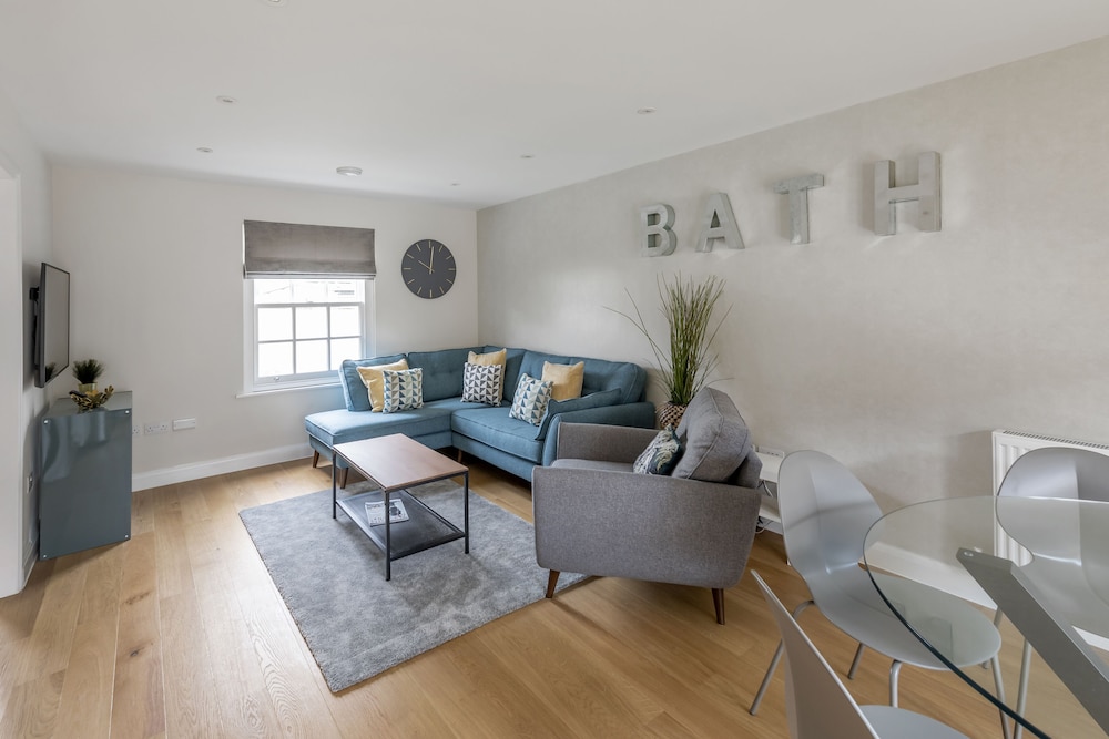 Beautiful 3-bed House In Bath With Parking - Bath