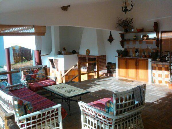 Comfortable Villa With Stunning Views, Well Located, Quiet 6/8 People, Swimming Pool. - Mação