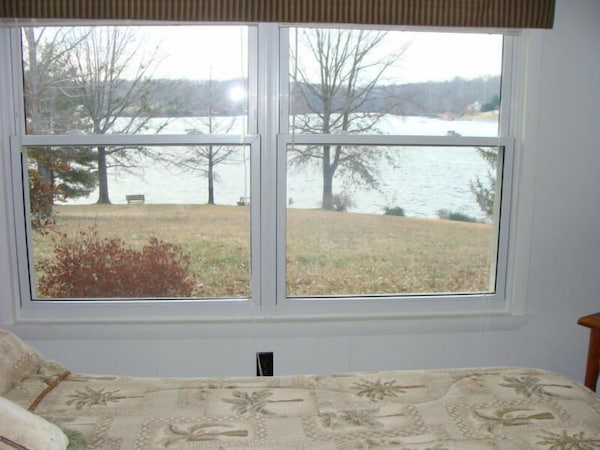 Satisfaction Point - Beautiful Lakefront Home - Smith Mountain Lake - Smith Mountain Lake, VA