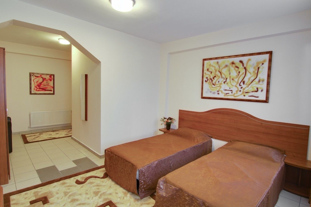 Hotel Tranzzit, Your Home Away From Home - Bucharest