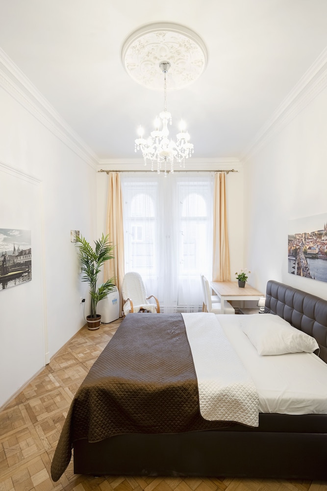 Luxurious 5-bedroom Apartment With Wellness Amenities - 布拉格