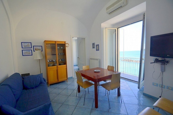 Appartamento Attilia A: A Welcoming Apartment Which Faces The Sun And The Sea, With Free Wi-fi. - 阿瑪菲