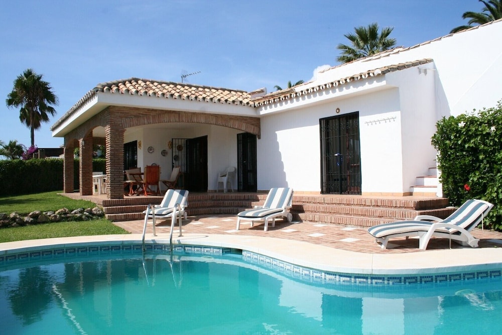 Villa With Panoramic Sea Views Near The Beach, Private Pool, Garage, 3 Bedrooms - Sitio de Calahonda