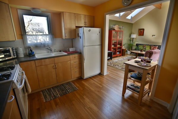Peaceful Garden Cottage, Close To Mt. Tabor Park & Downtown Bus - Alameda - Portland