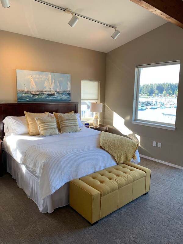 Located In The Heart Of Historical Gig Harbor, Next To Skansie Brothers Park - Penrose Point State Park, Lakebay