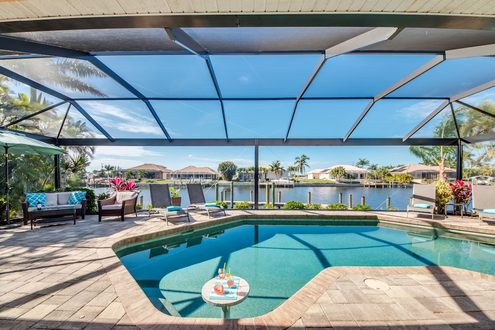 Superior Water View (Western Exposure) 4 Bedroom Villa (Sleeps 8) - Sanibel Island, FL
