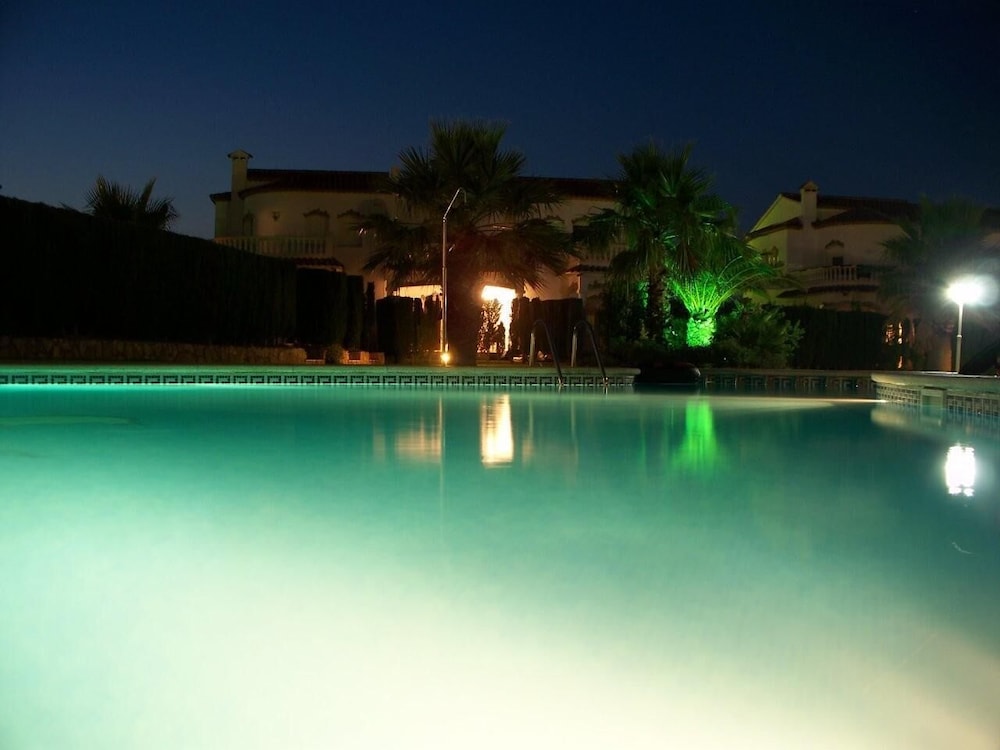 Gezinsvriendelijke Met Airconditioning, Luxeklasse Vakantiehuis Met Zwembad Te Huur - Mont-roig del Camp